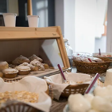 Oda ve Kahvaltı Kibari 4*