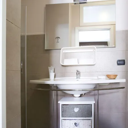 לינה וארוחת בוקר Kibari בארי