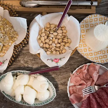 לינה וארוחת בוקר Kibari בארי